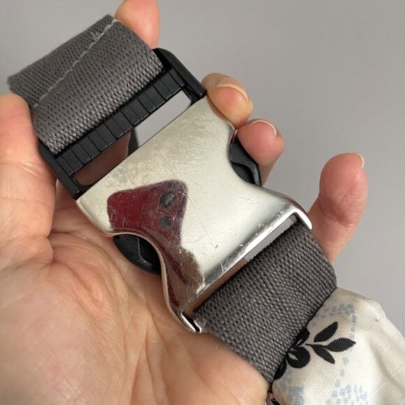 LeSportsac White Floral Shoulder Bag - Medium - Picture 2 of 8